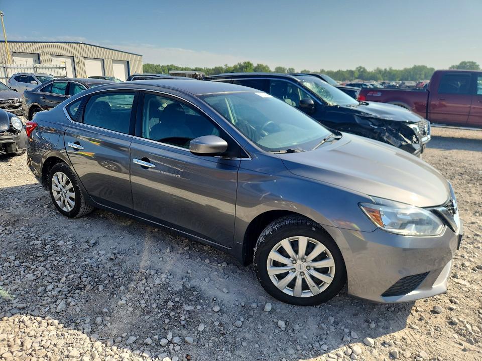 2017 Nissan Sentra მანქანა იყიდება აუქციონზე, vin: 3N1AB7APXHY358360, აუქციონის ნომერი: 85771845