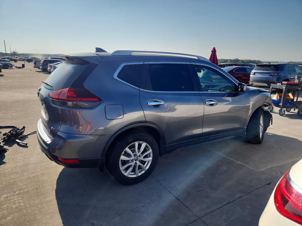 62127466 :رقم المزاد ، 5N1AT2MT7JC817425 vin ، 2018 Nissan Rogue مزاد بيع