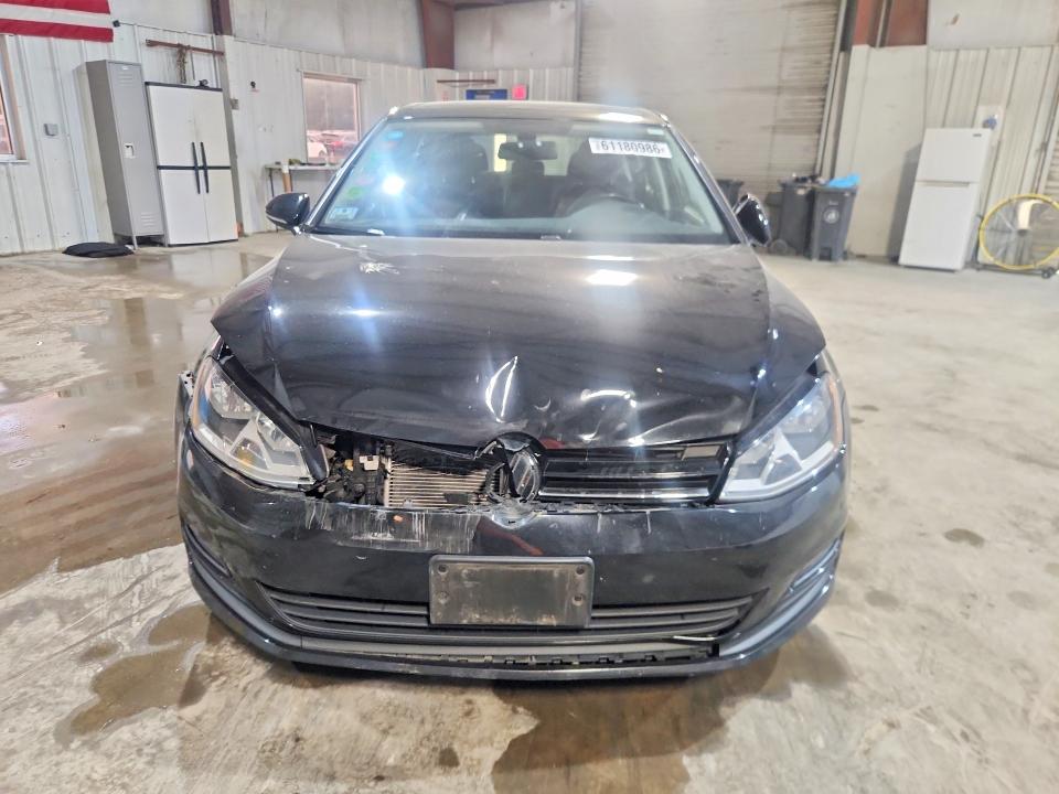 61180986 :رقم المزاد ، 3VW217AU9HM072286 vin ، 2017 Volkswagen Golf مزاد بيع