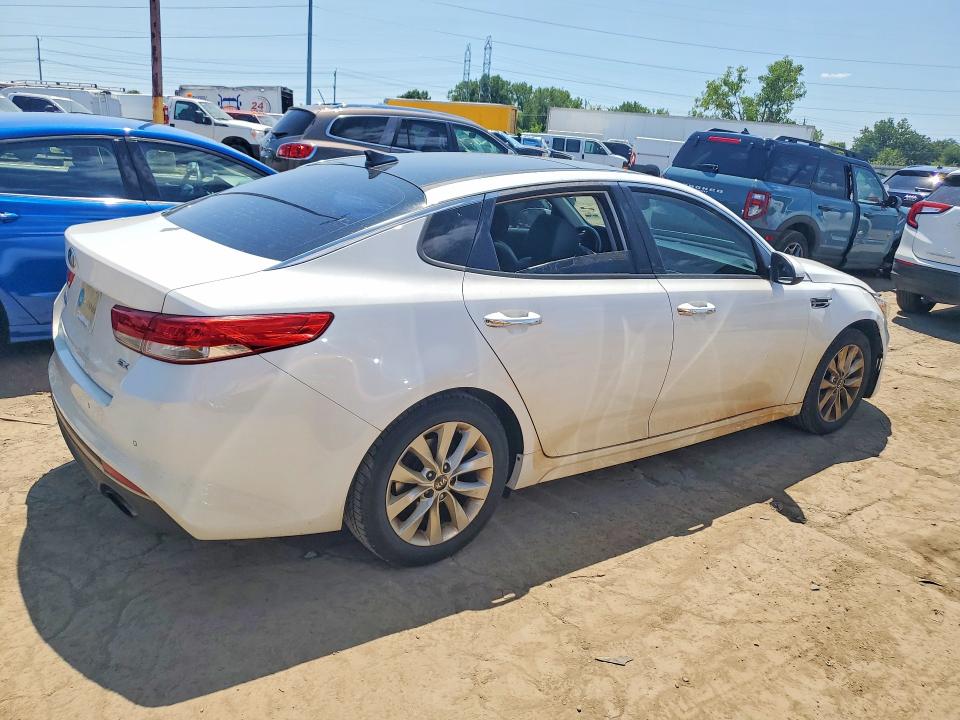 2016 Kia Optima მანქანა იყიდება აუქციონზე, vin: 5XXGU4L30GG053631, აუქციონის ნომერი: 62462806
