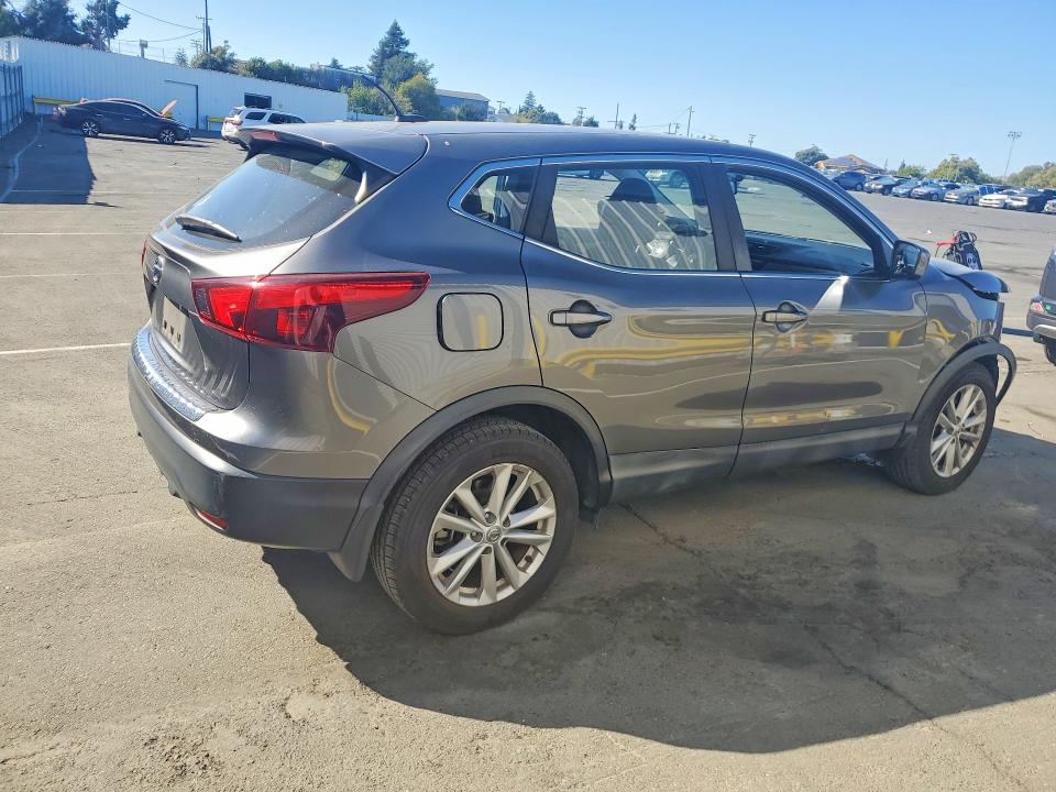 Продажа на аукционе авто 2018 Nissan Rogue Sport, vin: JN1BJ1CP5JW105400, номер лота: 60663086