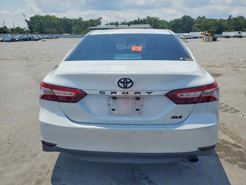 Продажа на аукционе авто 2018 Toyota Camry, vin: 4T1B11HK3JU036580, номер лота: 62337716