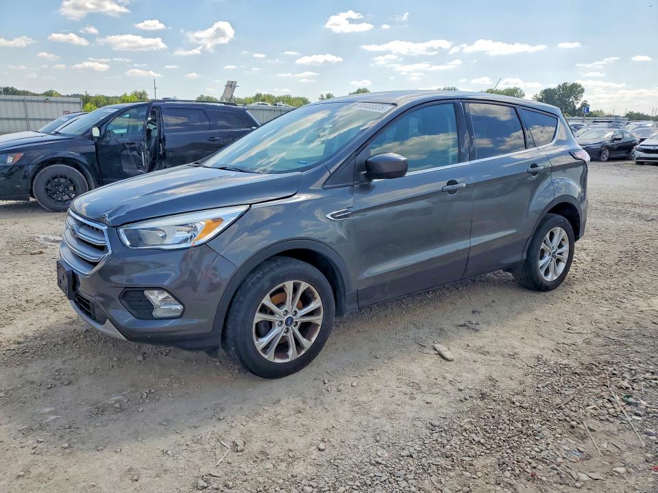 2017 Ford Escape მანქანა იყიდება აუქციონზე, vin: 1FMCU0GD7HUC34355, აუქციონის ნომერი: 60460026