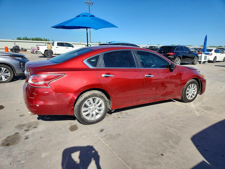 2015 Nissan Altima მანქანა იყიდება აუქციონზე, vin: 1N4AL3AP7FC581986, აუქციონის ნომერი: 60532616