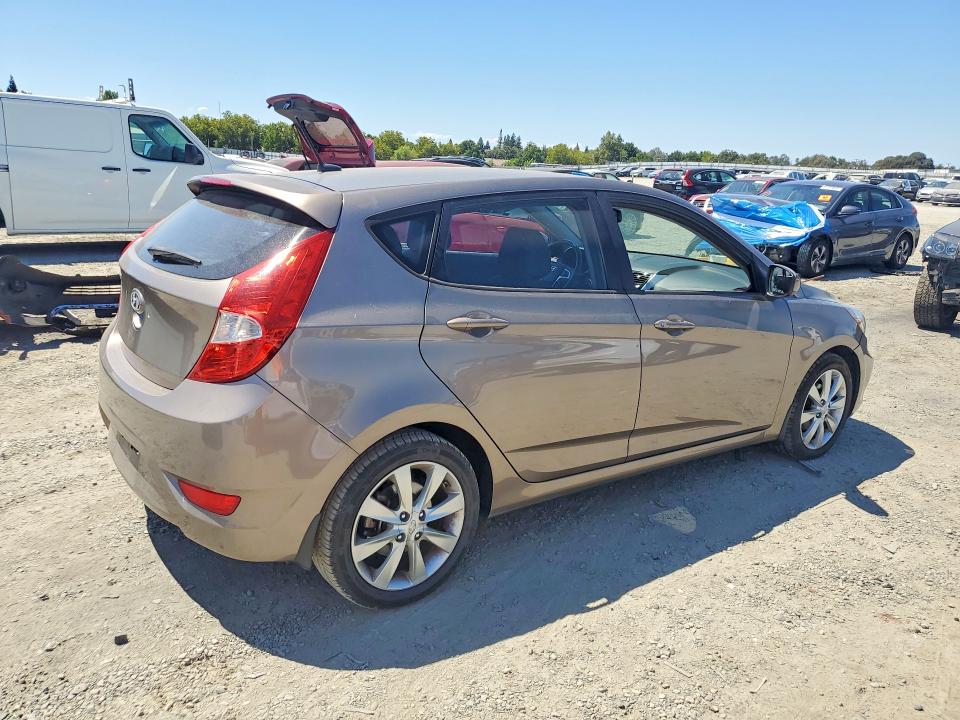 2012 Hyundai Accent მანქანა იყიდება აუქციონზე, vin: KMHCU5AE1CU017665, აუქციონის ნომერი: 61501626