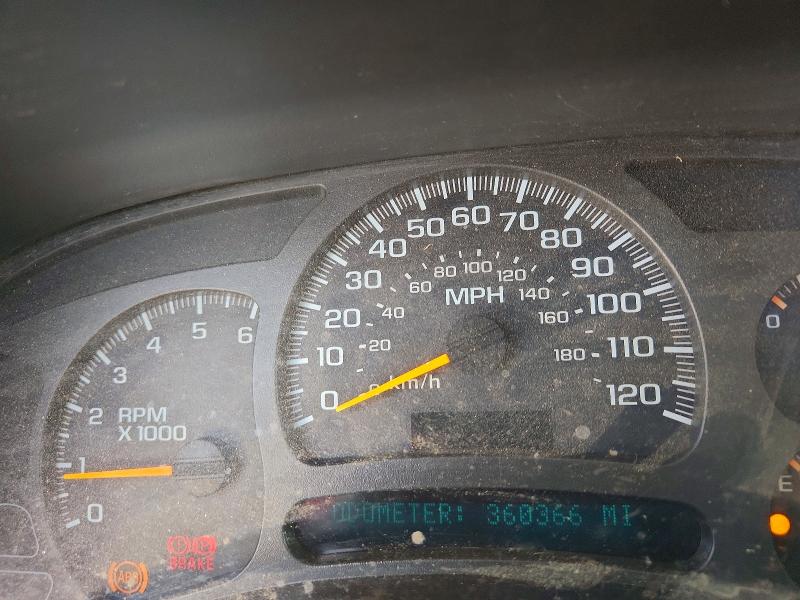 Продажа на аукционе авто 2004 Chevrolet Suburban, vin: 1GNEC16Z44R129568, номер лота: 62595656