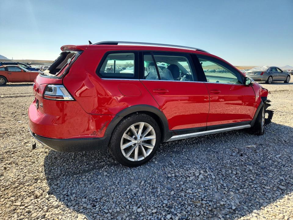 62268026 :رقم المزاد ، 3VWH17AU1HM514262 vin ، 2017 Volkswagen Golf Alltrack مزاد بيع
