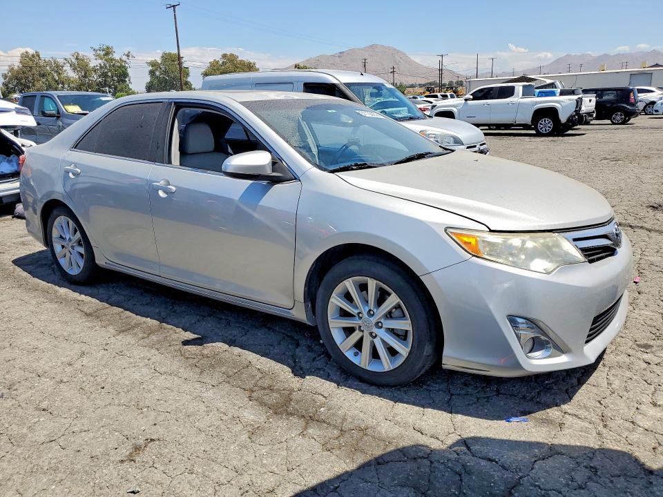 61138676 :رقم المزاد ، 4T1BK1FK3CU511924 vin ، 2012 Toyota Camry مزاد بيع
