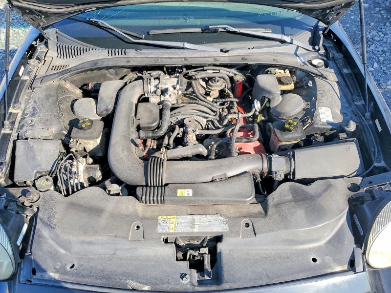 61919186 :رقم المزاد ، 1FAHP60A92Y121002 vin ، 2002 Ford Thunderbird مزاد بيع