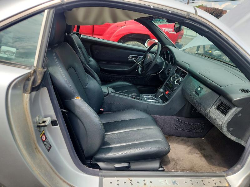 62073666 :رقم المزاد ، WDBKK49F21F176627 vin ، 2001 Mercedes-benz Slk مزاد بيع