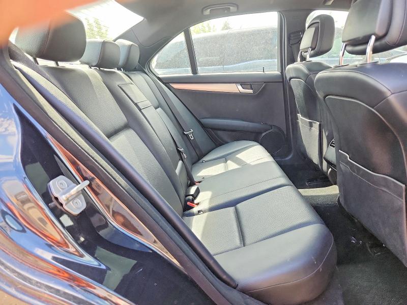 Продаж на аукціоні авто 2012 Mercedes-benz C, vin: WDDGF4HB3CR220300, номер лоту: 61884946