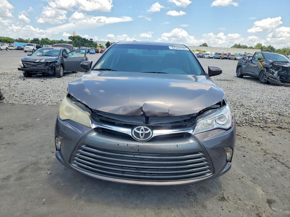 62345726 :رقم المزاد ، 4T1BF1FK7HU812532 vin ، 2017 Toyota Camry مزاد بيع