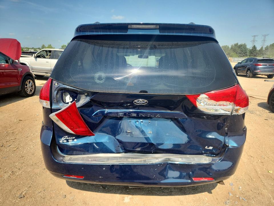 61046296 :رقم المزاد ، 5TDKK3DC7CS225526 vin ، 2012 Toyota Sienna مزاد بيع