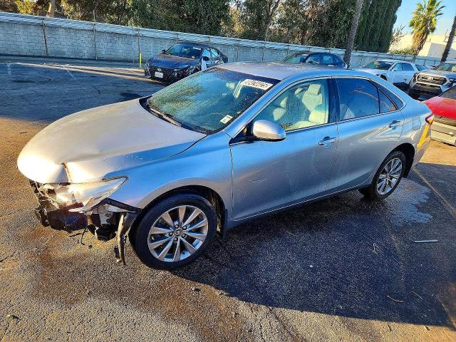 61557156 :رقم المزاد ، 4T4BF1FKXGR565317 vin ، 2016 Toyota Camry مزاد بيع