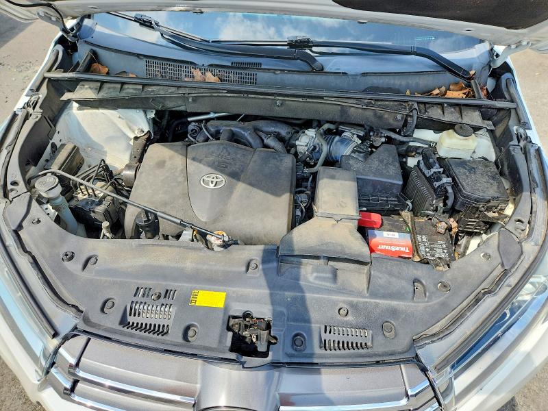 Продаж на аукціоні авто 2018 Toyota Highlander, vin: 5TDDZRFH8JS854497, номер лоту: 62285456