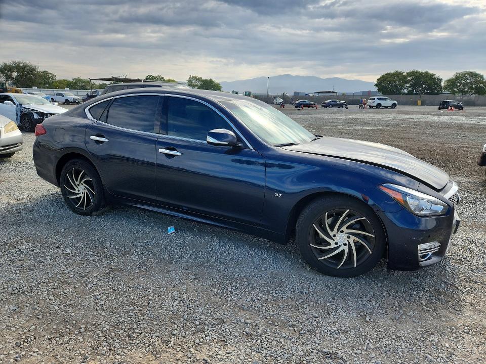 61805566 :رقم المزاد ، JN1BY1AP2JM180257 vin ، 2018 Infiniti Q70 مزاد بيع