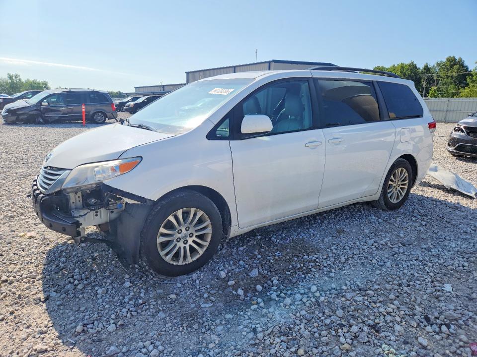 2014 Toyota Sienna მანქანა იყიდება აუქციონზე, vin: 5TDYK3DC6ES421325, აუქციონის ნომერი: 60034286