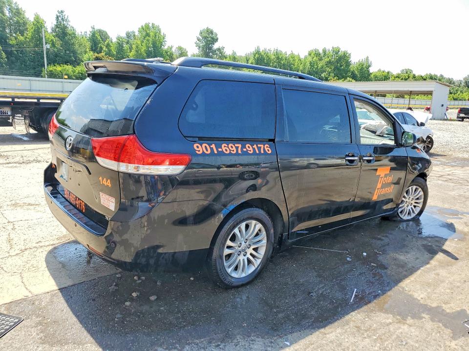 60418206 :رقم المزاد ، 5TDYK3DC1ES462476 vin ، 2014 Toyota Sienna مزاد بيع
