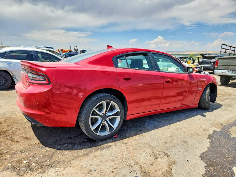 61526976 :رقم المزاد ، 2C3CDXCTXFH902440 vin ، 2015 Dodge Charger مزاد بيع