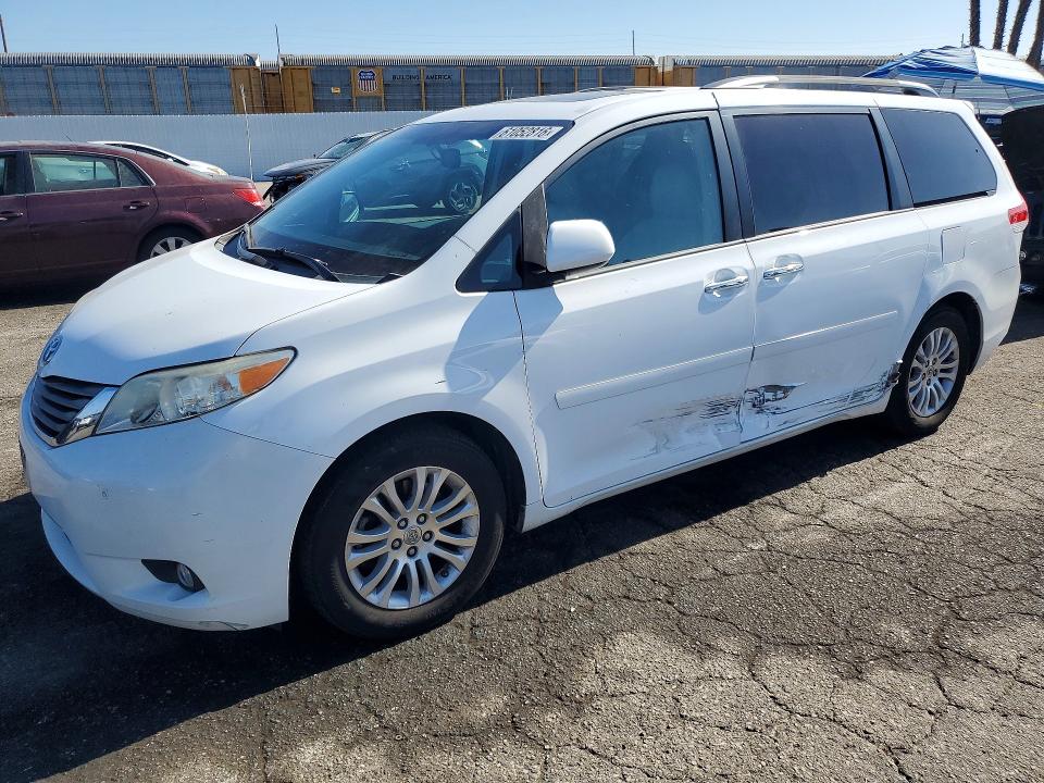 Aukcja sprzedaży 2014 Toyota Sienna, vin: 5TDYK3DC8ES422136, numer aukcji: 61052816