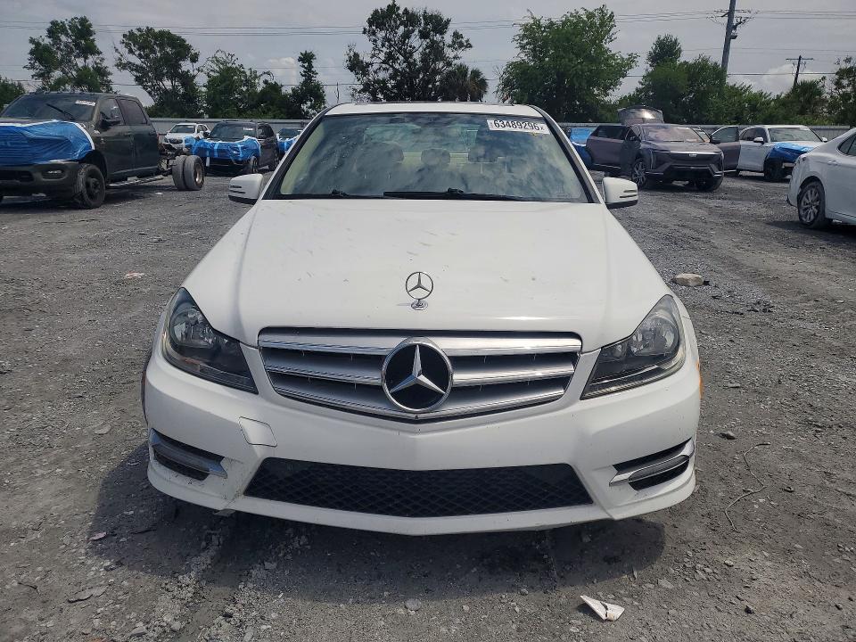 63489296 :رقم المزاد ، WDDGF4HB9DR268577 vin ، 2013 Mercedes-benz C مزاد بيع