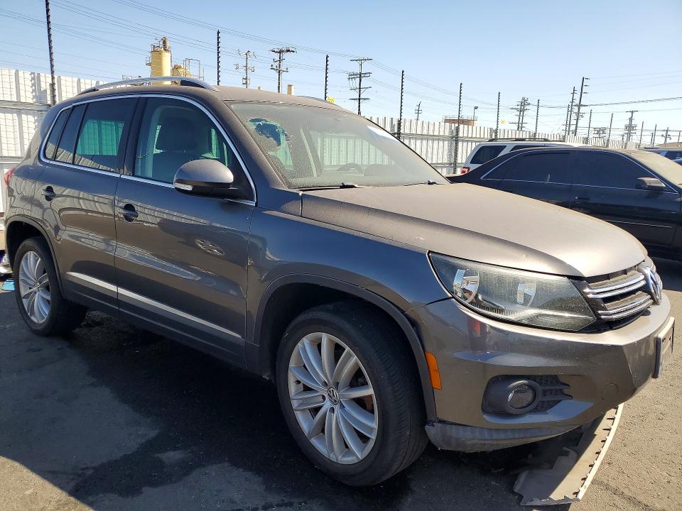 63225646 :رقم المزاد ، WVGAV7AX3CW006009 vin ، 2012 Volkswagen Tiguan مزاد بيع