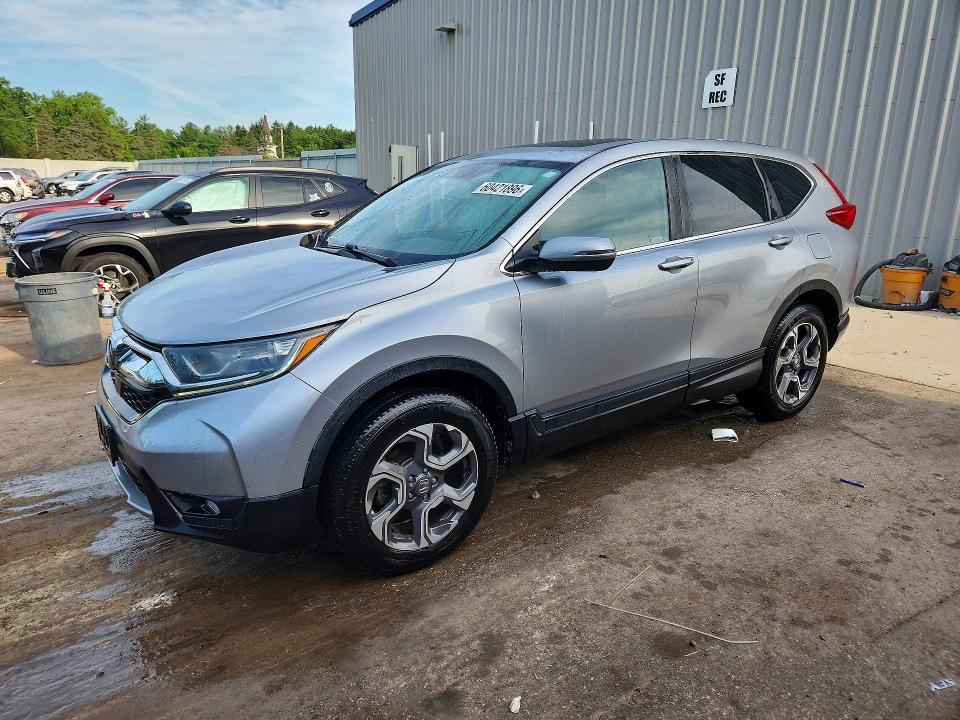 60421896 :رقم المزاد ، 7FARW2H50JE099542 vin ، 2018 Honda Cr-v مزاد بيع