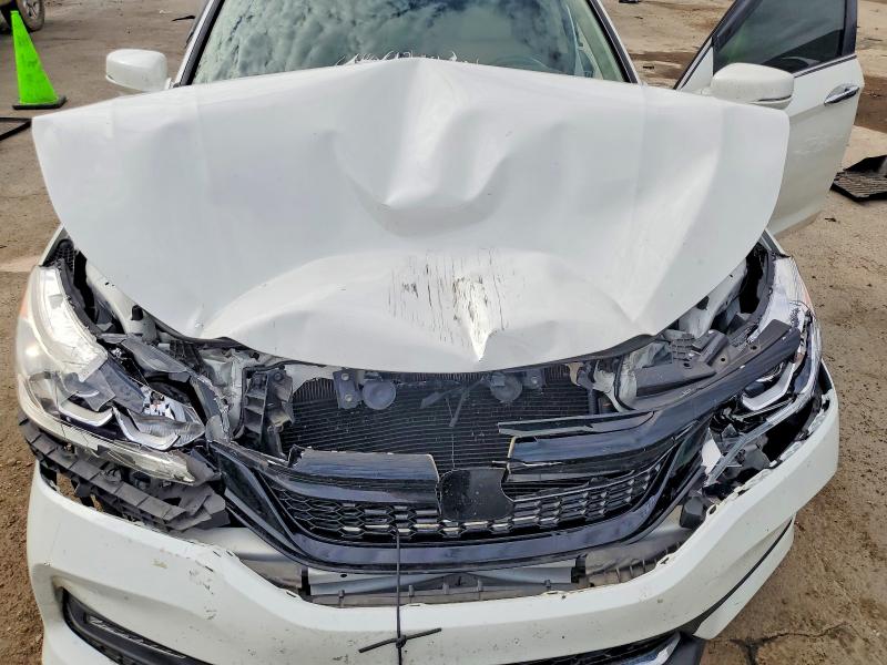 Продажа на аукционе авто 2017 Honda Accord, vin: 1HGCR2F80HA154128, номер лота: 61054376