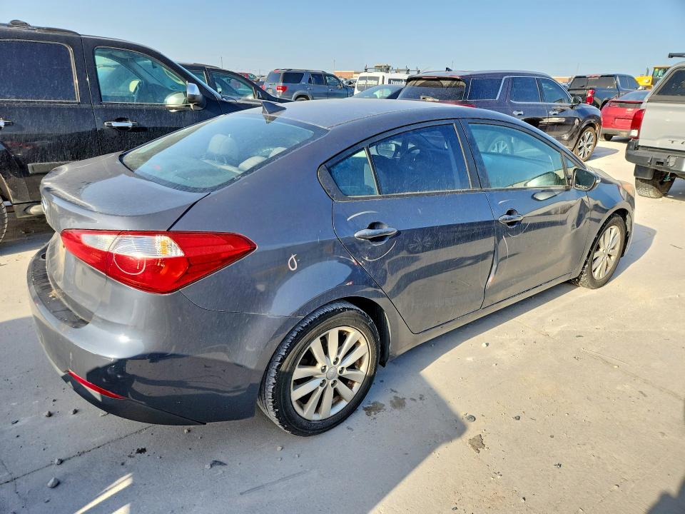 2015 Kia Forte მანქანა იყიდება აუქციონზე, vin: KNAFX4A66F5367722, აუქციონის ნომერი: 61569966
