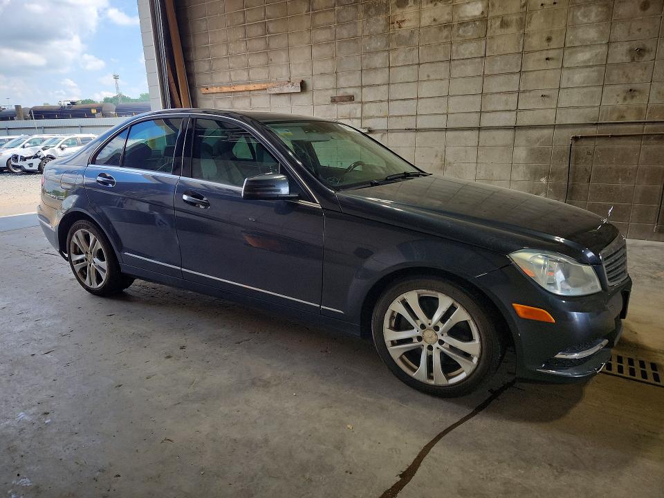 60331196 :رقم المزاد ، WDDGF8AB5DR288584 vin ، 2013 Mercedes-benz C-class مزاد بيع