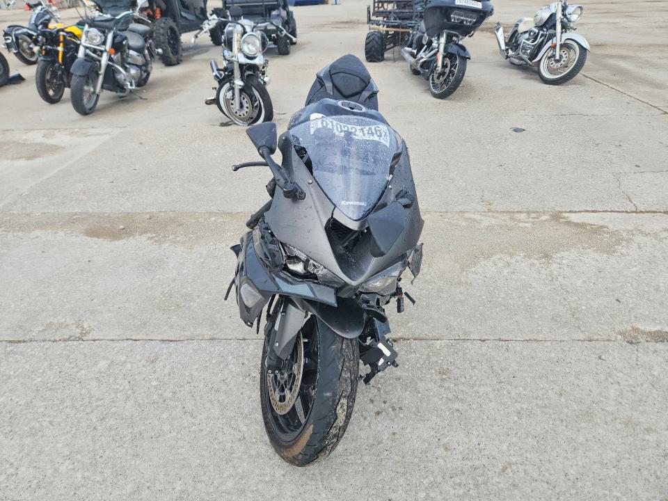 61022146 :رقم المزاد ، JKBZXJK18TA014974 vin ، 2026 Kawasaki Zx636 مزاد بيع