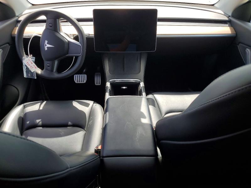 61085726 :رقم المزاد ، 7SAYGDEF2NF358005 vin ، 2022 Tesla Model Y مزاد بيع