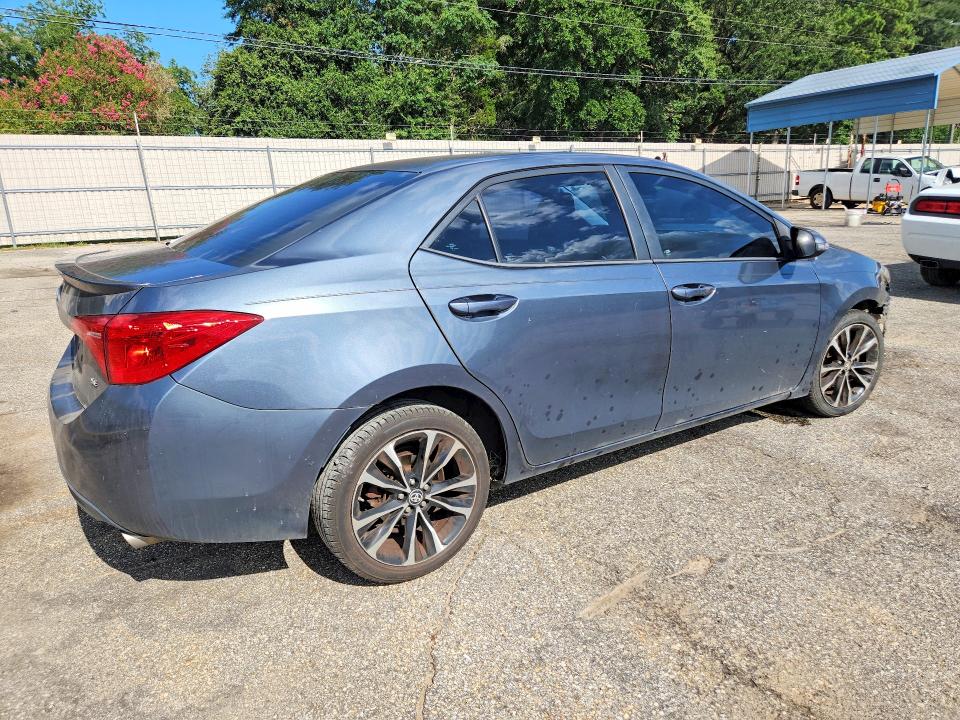62025256 :رقم المزاد ، 2T1BURHE0JC004977 vin ، 2018 Toyota Corolla مزاد بيع