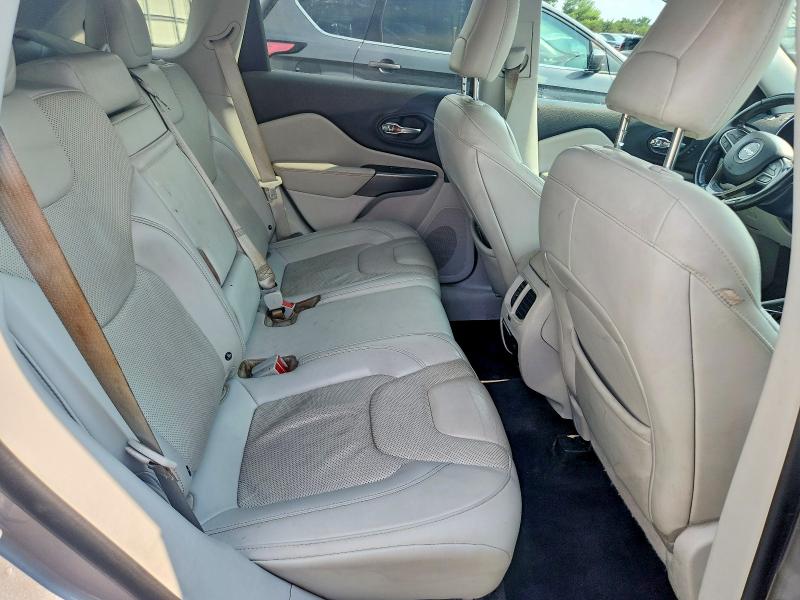 62032346 :رقم المزاد ، 1C4PJMDX1KD156022 vin ، 2019 Jeep Cherokee مزاد بيع