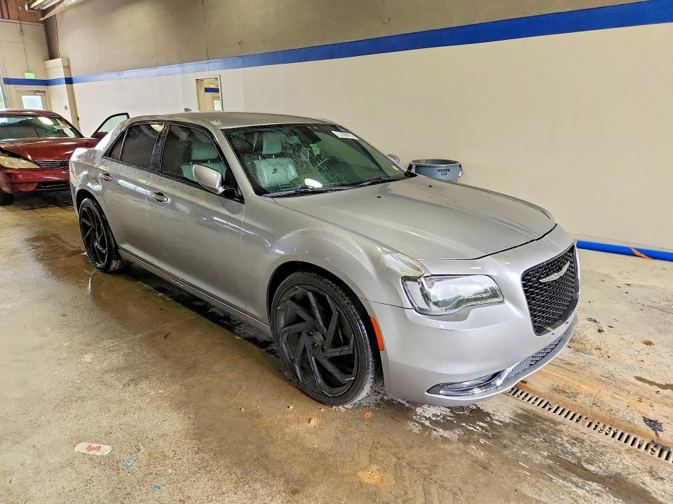 Продаж на аукціоні авто 2017 Chrysler 300, vin: 2C3CCAGG0HH637348, номер лоту: 60012206