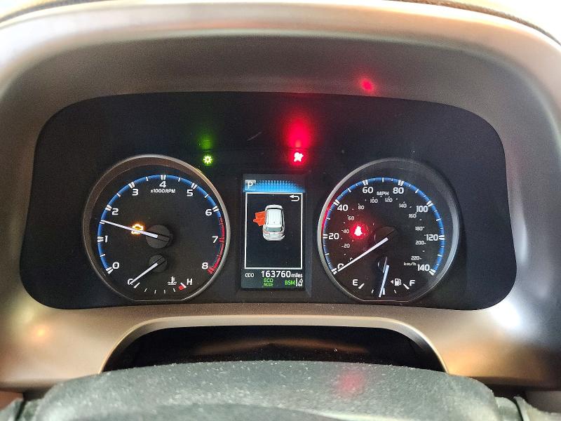 Продаж на аукціоні авто 2017 Toyota Rav4, vin: JTMWFREV1HJ140162, номер лоту: 61247846