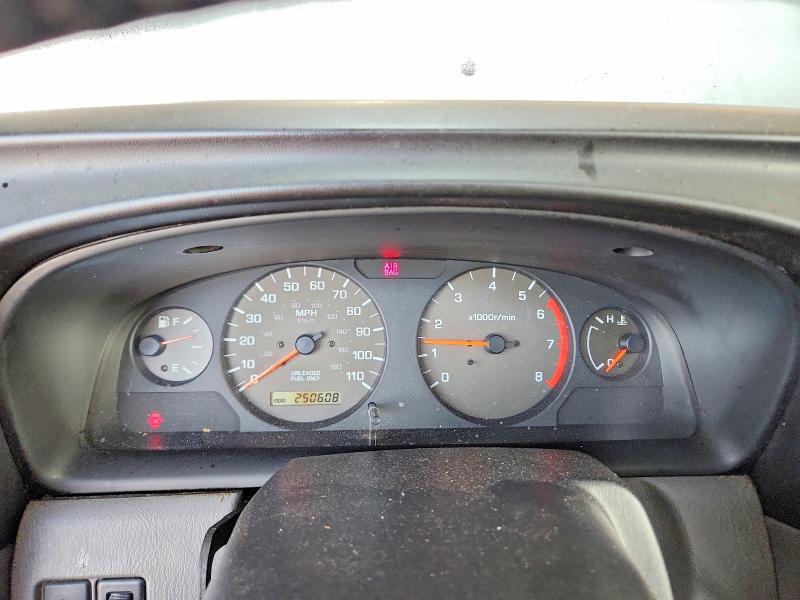 2000 Nissan Xterra მანქანა იყიდება აუქციონზე, vin: 5N1ED28T8YC598199, აუქციონის ნომერი: 62684386