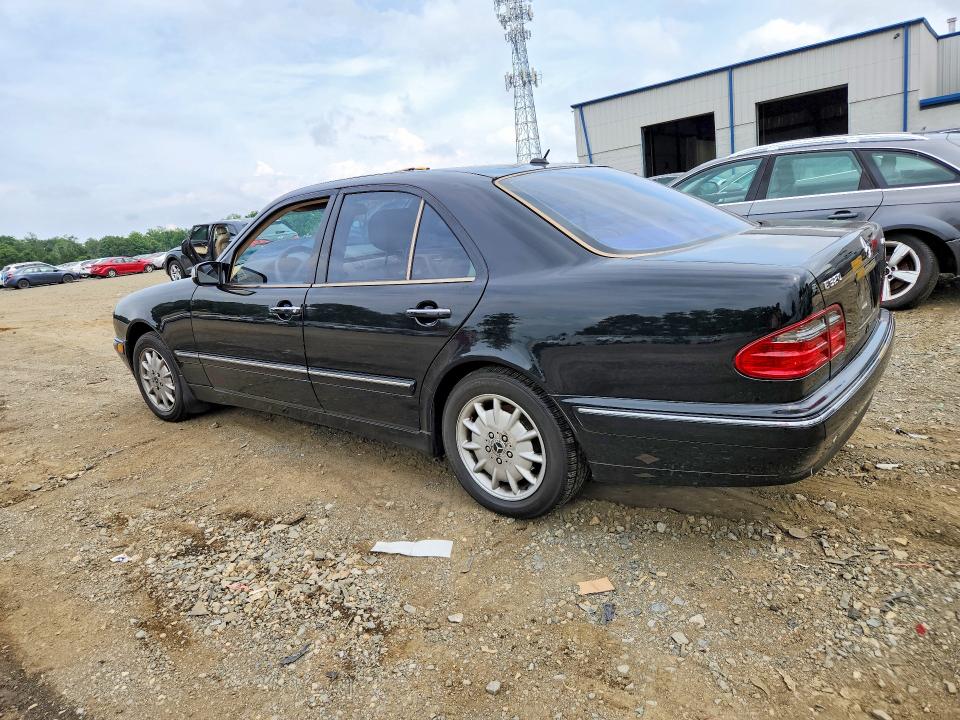 61800516 :رقم المزاد ، WDBJF82J41X052469 vin ، 2001 Mercedes-benz E مزاد بيع