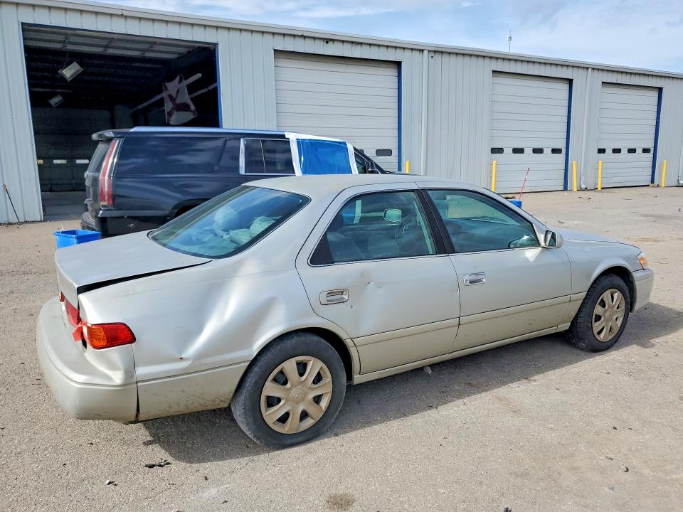 62245736 :رقم المزاد ، 4T1BG22K5YU007265 vin ، 2000 Toyota Camry مزاد بيع