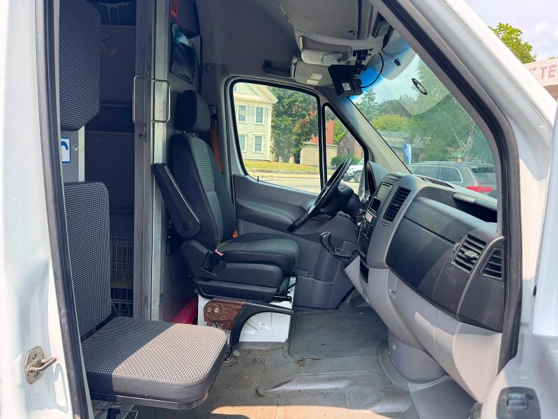 63203176 :رقم المزاد ، WD3PE8CB0B5576599 vin ، 2011 Mercedes-benz Sprinter مزاد بيع
