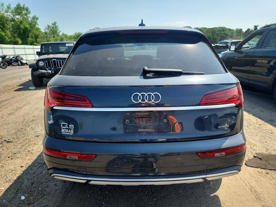 60242516 :رقم المزاد ، WA1AAAFY5M2011391 vin ، 2021 Audi Q5 مزاد بيع