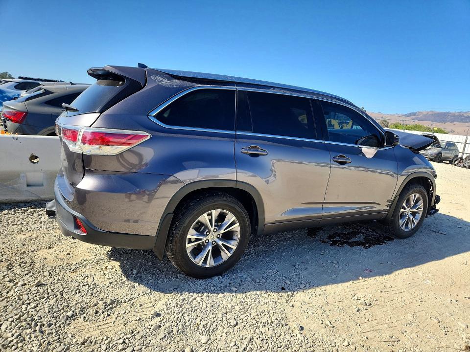 62994516 :رقم المزاد ، 5TDJKRFH3FS187885 vin ، 2015 Toyota Highlander مزاد بيع
