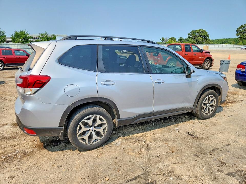 2021 Subaru Forester მანქანა იყიდება აუქციონზე, vin: JF2SKAFC8MH409818, აუქციონის ნომერი: 62403596