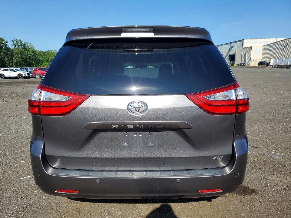 Продаж на аукціоні авто 2017 Toyota Sienna, vin: 5TDYZ3DC5HS813678, номер лоту: 61111476