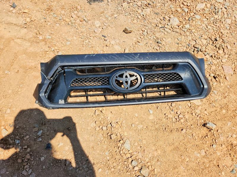61166566 :رقم المزاد ، 5TFTX4CN4FX050519 vin ، 2015 Toyota Tacoma مزاد بيع