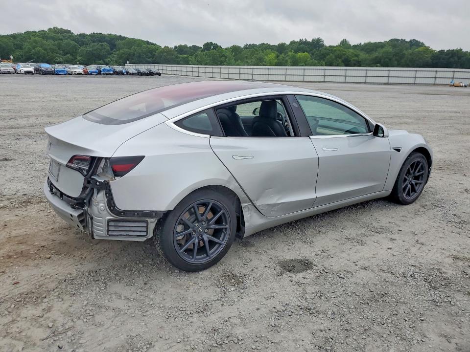 Продажа на аукционе авто 2018 Tesla Model 3, vin: 5YJ3E1EA0JF030639, номер лота: 60625006