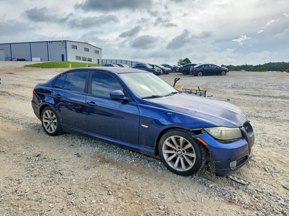 61908726 :رقم المزاد ، WBAPH7C52BE681188 vin ، 2011 Bmw 328 مزاد بيع
