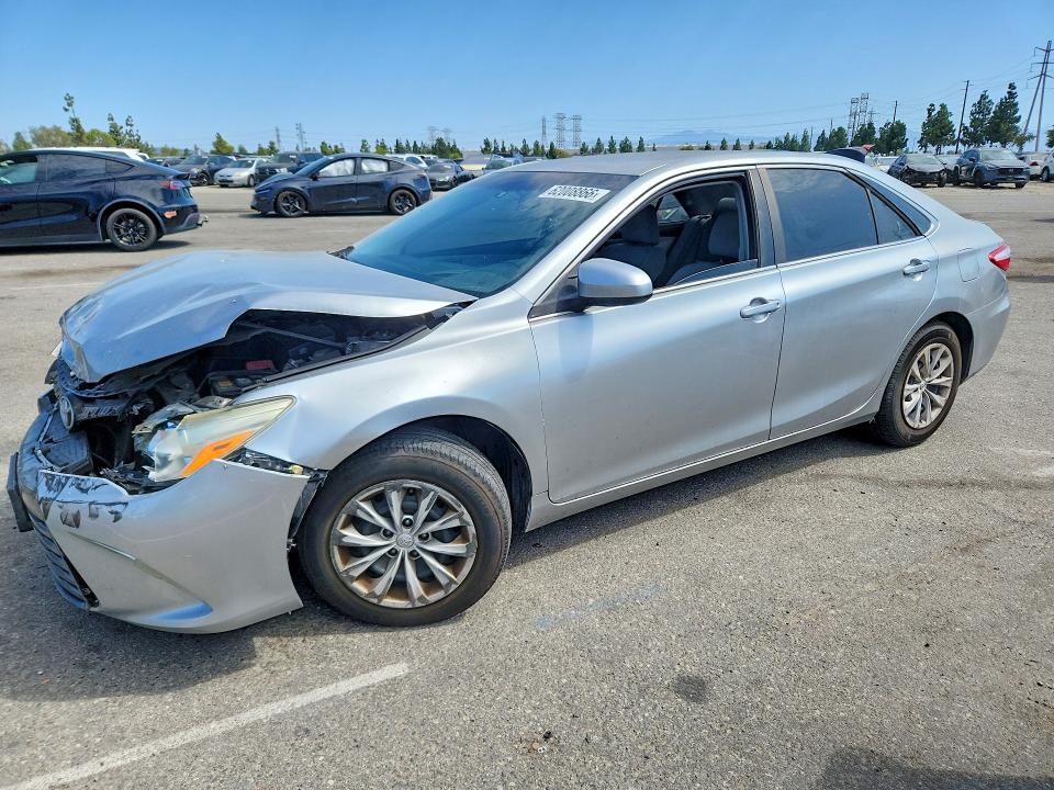 62008866 :رقم المزاد ، 4T4BF1FK1FR464455 vin ، 2015 Toyota Camry مزاد بيع