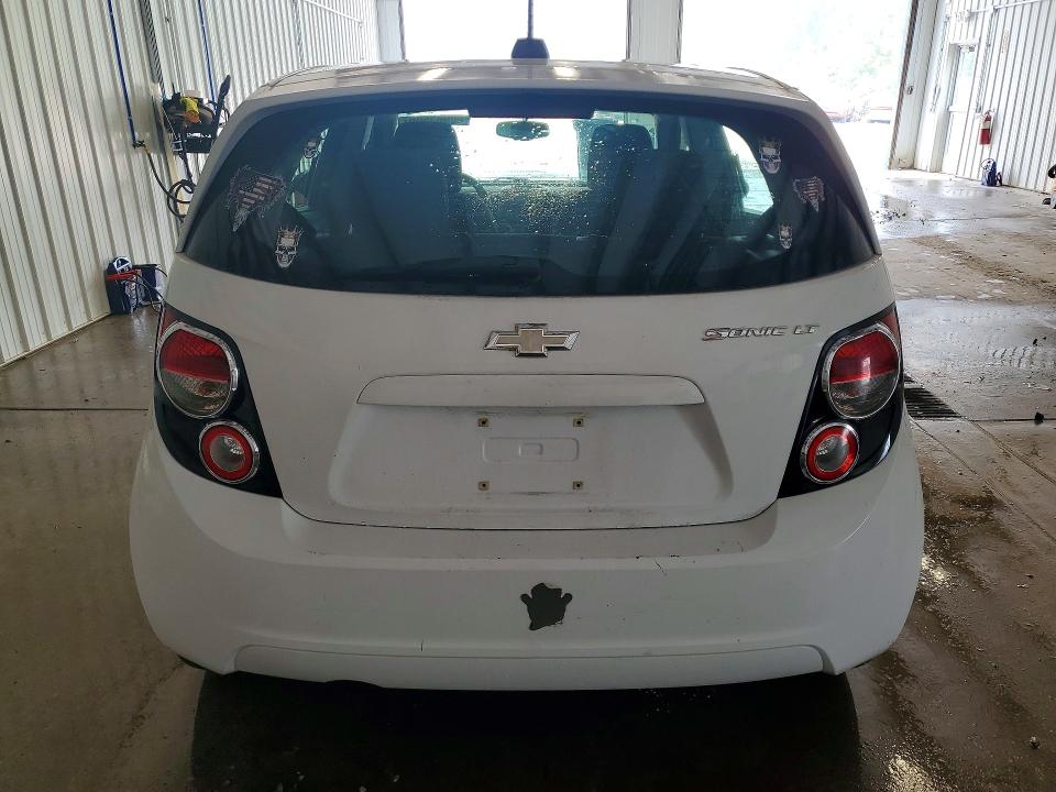 60963506 :رقم المزاد ، 1G1JC6SH4F4196116 vin ، 2015 Chevrolet Sonic مزاد بيع