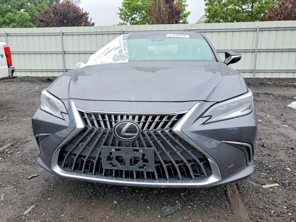 62949936 :رقم المزاد ، 58AFA1C14SU056895 vin ، 2025 Lexus Es 300h مزاد بيع
